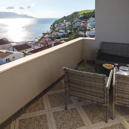 In With House Sea View Klek