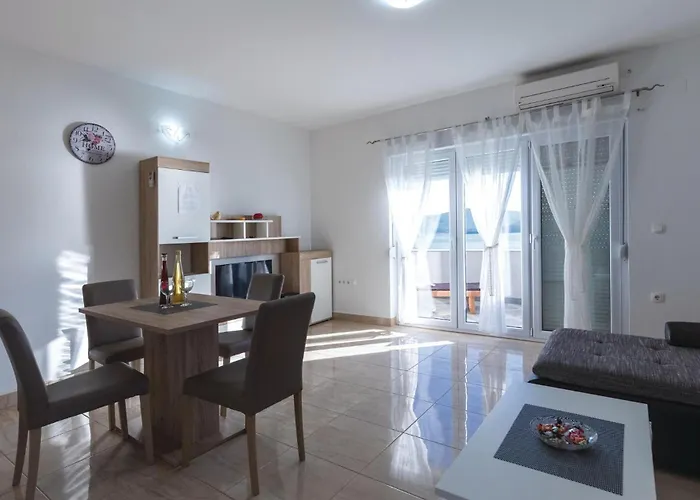One-bedroom With Sea View 06 Appartement *