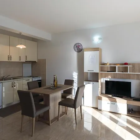 Апартаменты One-bedroom With Sea View 06 *