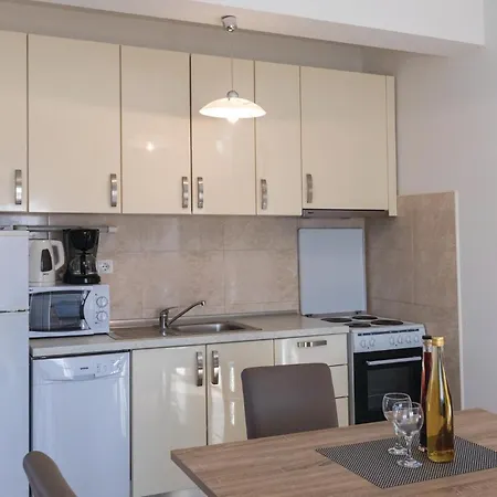 Nice Apartment In Klek With House Sea View *